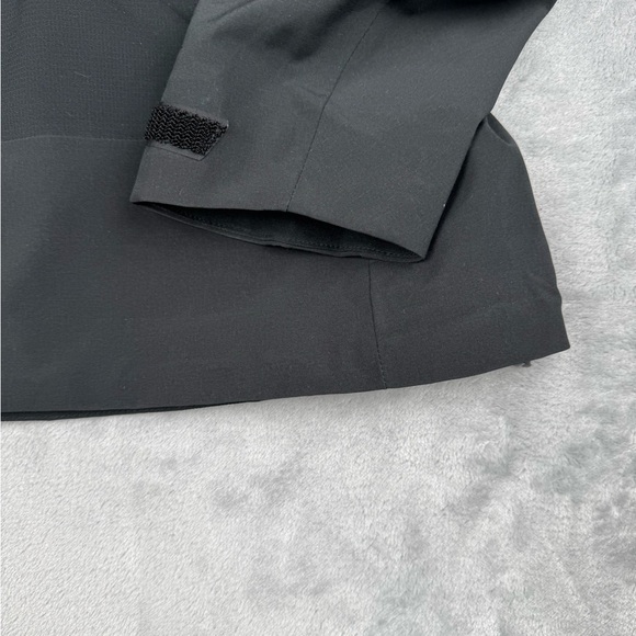 REI Co-op Peak 2.5L Jacket Womens S Black Hooded Rain Hiking Windbreaker - Picture 2 of 16